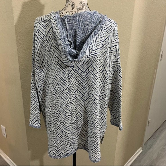 Easel hoodie size small to medium - Picture 3 of 5